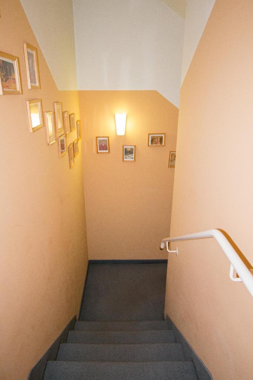 Hotel Garni Am Markt - Businesshotel - Fruehstuecksbuffet - Fahrradabstellplatz - Hunde Willkommen Neustadt bei Coburg Esterno foto