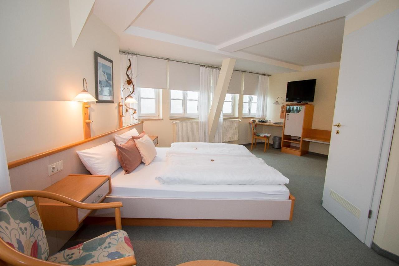 Hotel Garni Am Markt - Businesshotel - Fruehstuecksbuffet - Fahrradabstellplatz - Hunde Willkommen Neustadt bei Coburg Esterno foto