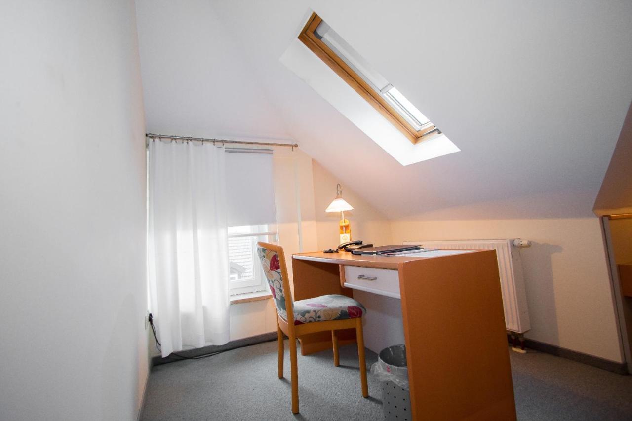 Hotel Garni Am Markt - Businesshotel - Fruehstuecksbuffet - Fahrradabstellplatz - Hunde Willkommen Neustadt bei Coburg Esterno foto