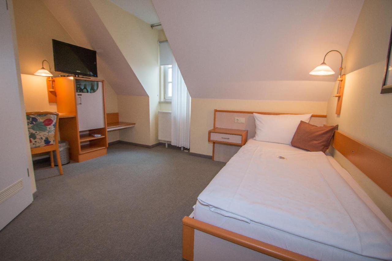 Hotel Garni Am Markt - Businesshotel - Fruehstuecksbuffet - Fahrradabstellplatz - Hunde Willkommen Neustadt bei Coburg Esterno foto